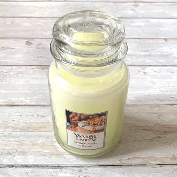 Yankee Candle 22oz NEW White Pumpkin & Praline Glass Jar Fall Holiday Scent
